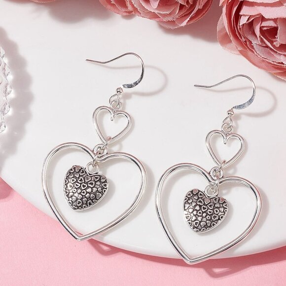 NWOT  Big Long Heart Drop Dangle Earrings, Cascading hearts Mix & Match 2/$10 - Picture 1 of 3